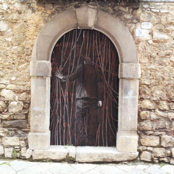 Уличное искусство художника Levalet (30 фото)