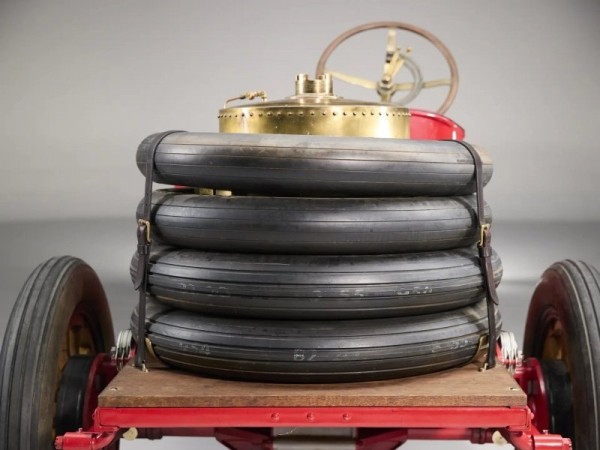 117-летний спорткар выставят на торги 117-летний спорткар выставят на торги