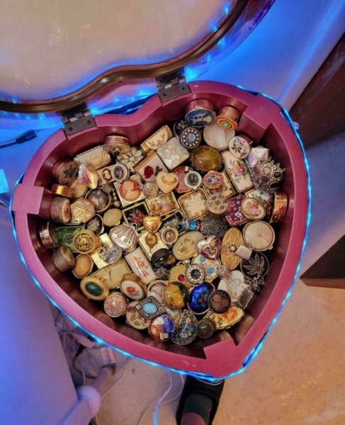 Необычные коллекции вещей, которые собирают люди (24 фото) Необычные коллекции вещей, которые собирают люди (24 фото)