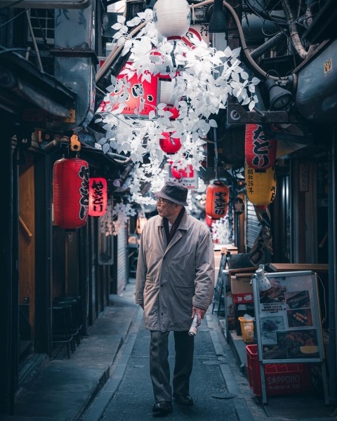 День и ночь японских улиц на снимках Джеймса Такуми Шегуна День и ночь японских улиц на снимках Джеймса Такуми Шегуна