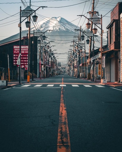 День и ночь японских улиц на снимках Джеймса Такуми Шегуна День и ночь японских улиц на снимках Джеймса Такуми Шегуна