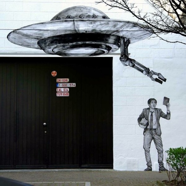 Уличное искусство художника Levalet (30 фото)