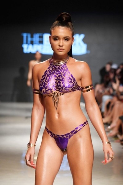 Модный тренд: купальники из изоленты