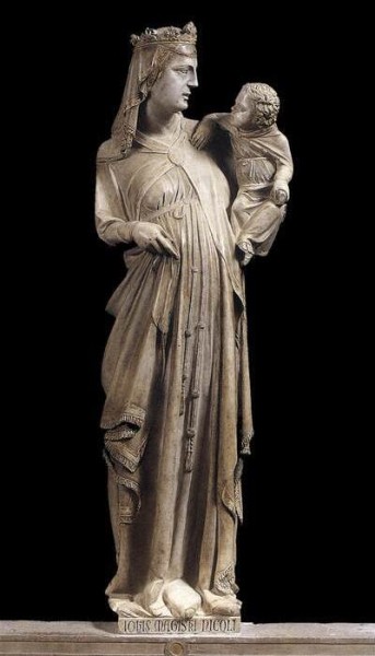 Как отличить итальянскую готику от других стилей, и почему она выглядит зловеще и странно?