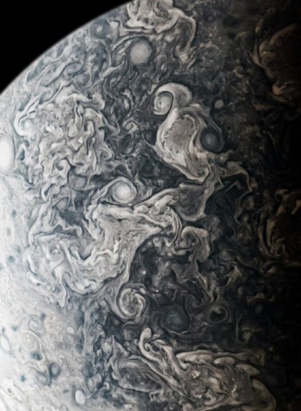 НАСА опубликовало самые качественные снимки Юпитера за всю историю наблюдений