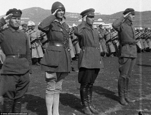 Как 16-летняя девушка в начале XX века обогнула земной шар на машине Как 16-летняя девушка в начале XX века обогнула земной шар на машине