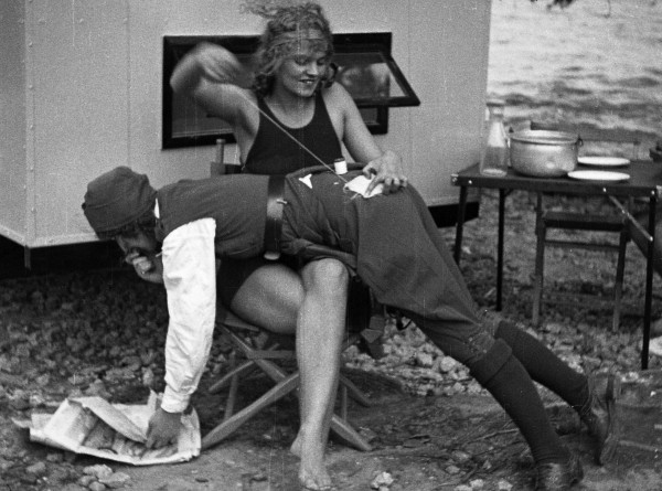 Как 16-летняя девушка в начале XX века обогнула земной шар на машине Как 16-летняя девушка в начале XX века обогнула земной шар на машине