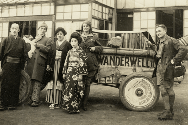 Как 16-летняя девушка в начале XX века обогнула земной шар на машине Как 16-летняя девушка в начале XX века обогнула земной шар на машине