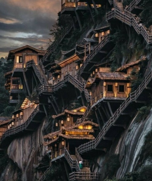 Как появилась «вертикальная» китайская деревня Вансянь и кто в ней живет Как появилась «вертикальная» китайская деревня Вансянь и кто в ней живет