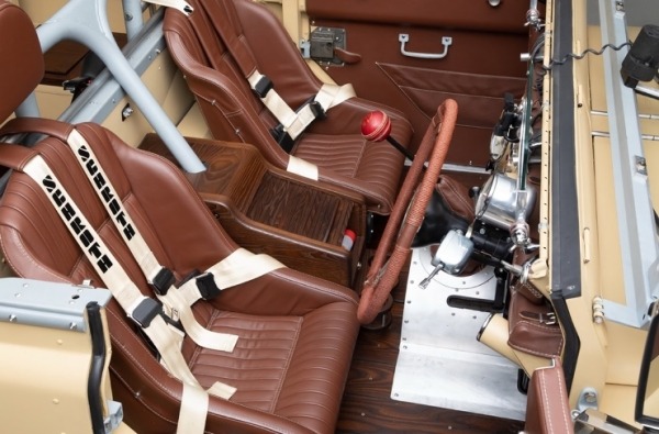 Очень редкий «длинноносый» Land Rover выставили на продажу (13 фото)