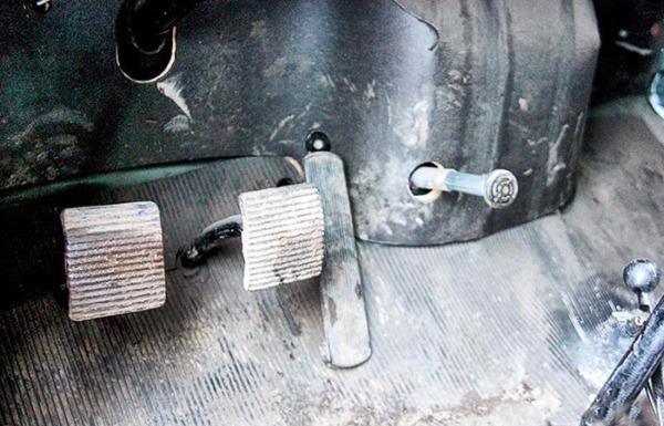 Как управляли автомобилями до электроники: 8 забытых технологий Как управляли автомобилями до электроники: 8 забытых технологий