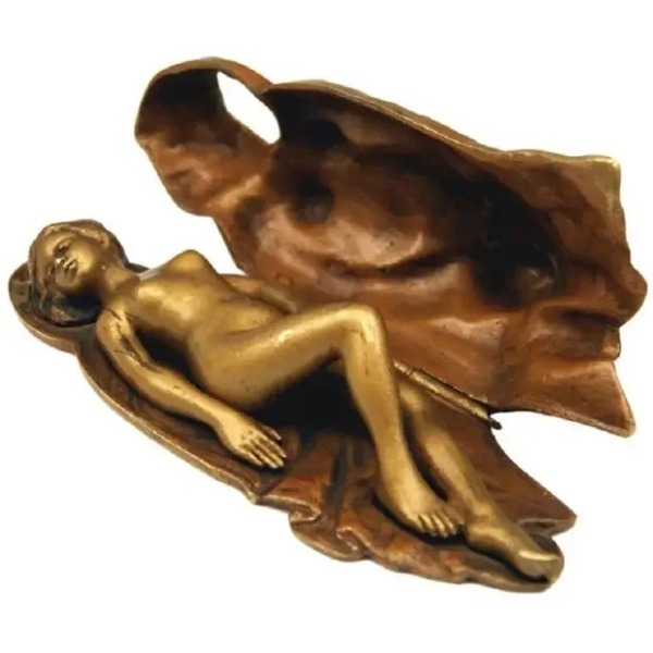 Удивительные кунштюки: антикварные безделушки с секретом