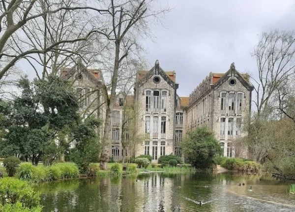 Загадочные заброшенные места, которые наполнены историей