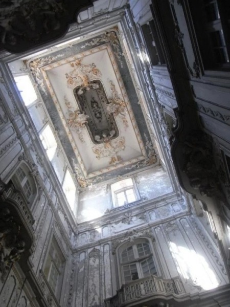 Загадочные заброшенные места, которые наполнены историей