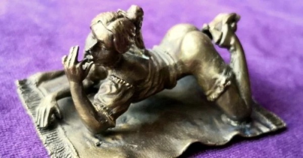 Удивительные кунштюки: антикварные безделушки с секретом