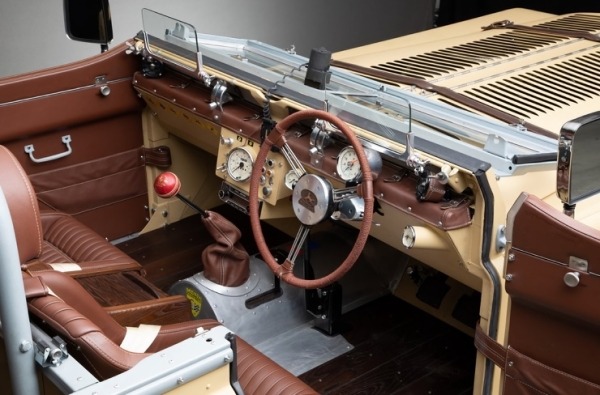 Очень редкий «длинноносый» Land Rover выставили на продажу (13 фото)