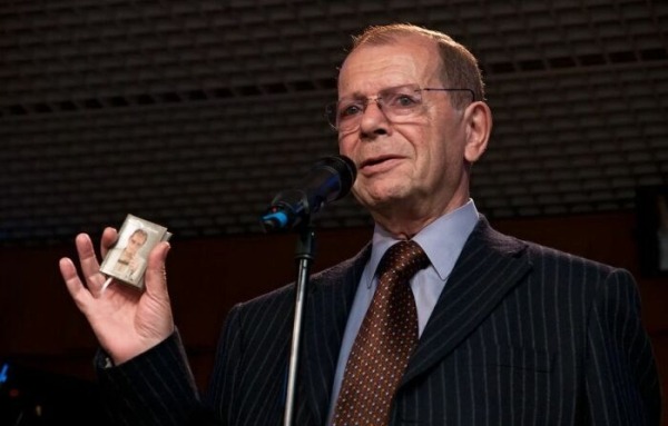 Кто знаменитых советских и российских писателей отказался от настоящей фамилии и по каким причинам взял пвсевдоним