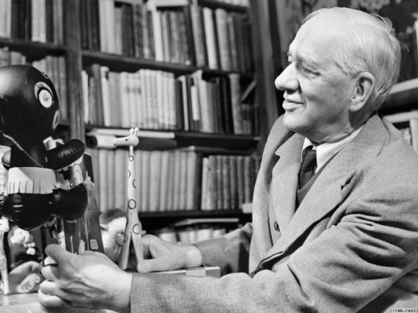 Кто знаменитых советских и российских писателей отказался от настоящей фамилии и по каким причинам взял пвсевдоним