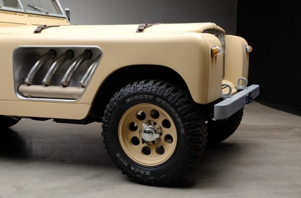 Очень редкий «длинноносый» Land Rover выставили на продажу (13 фото)