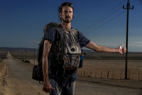 Автостопом по планете — история бунтаря, объехавшего весь мир в знак протеста Автостопом по планете — история бунтаря, объехавшего весь мир в знак протеста