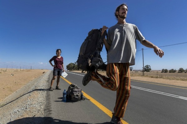 Автостопом по планете — история бунтаря, объехавшего весь мир в знак протеста Автостопом по планете — история бунтаря, объехавшего весь мир в знак протеста