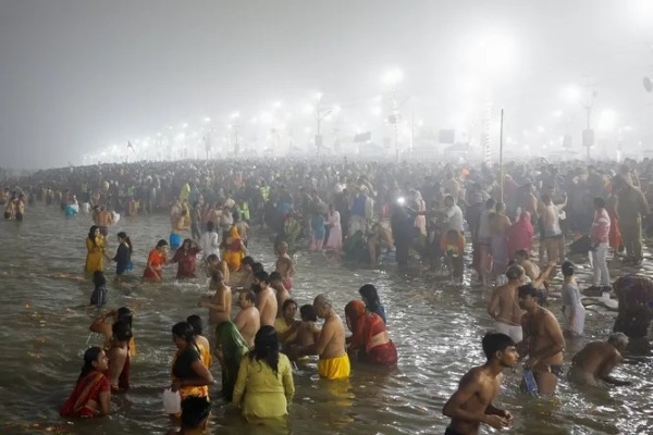Крупнейший праздник мира, который проходит раз в 144 лет: индийский фестиваль Маха Кумбха Мела