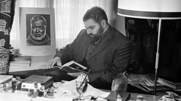 Кто знаменитых советских и российских писателей отказался от настоящей фамилии и по каким причинам взял пвсевдоним