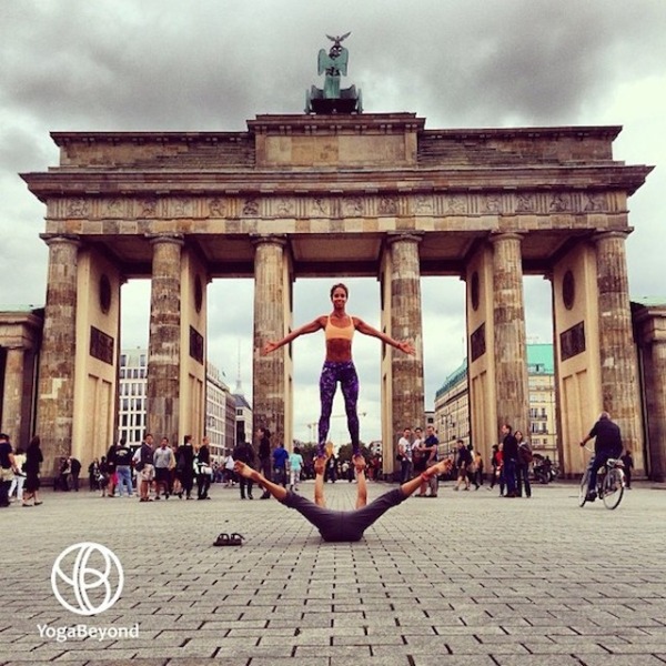 Любовью и йогой можно заниматься везде