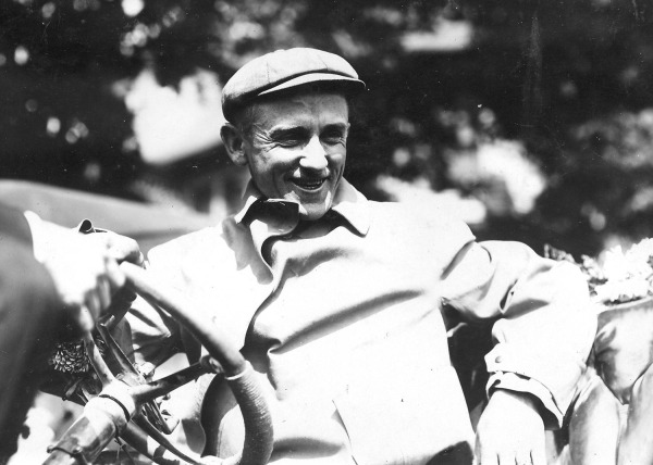 Величайшая автогонка в истории: 20 тысяч километров на телегах с мотором Величайшая автогонка в истории: 20 тысяч километров на телегах с мотором