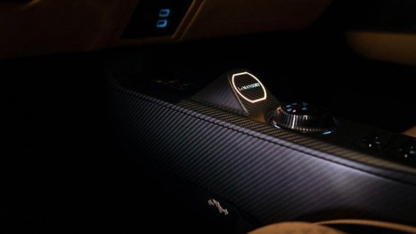 Ателье Mansory и марка спортивной одежды создали экстремальный Ford GT