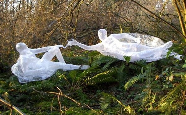 Победители конкурса на создание лучшей фигурки из скотча – 2012 (14 фото)