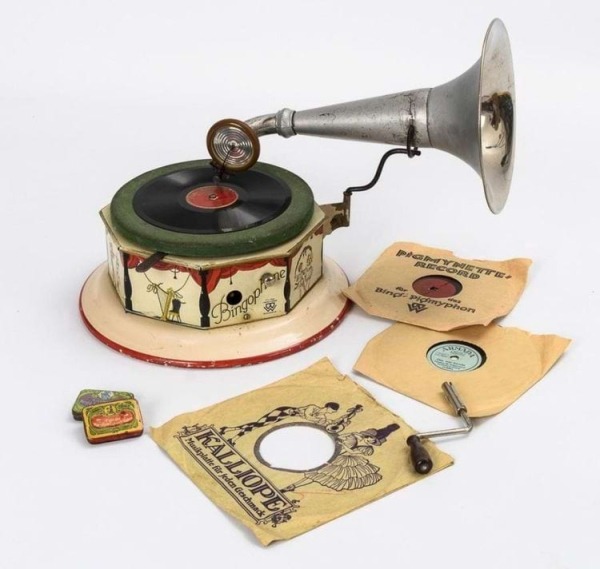 16 ретро-игрушек со всего света, которыми играли дети прошлых поколений, когда не было гаджетов 16 ретро-игрушек со всего света, которыми играли дети прошлых поколений, когда не было гаджетов