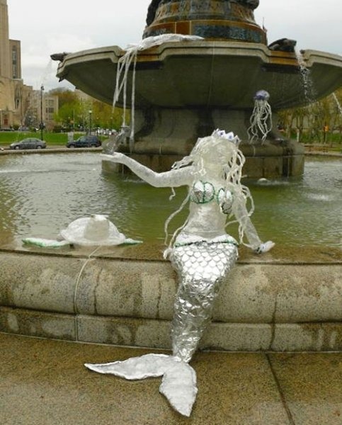 Победители конкурса на создание лучшей фигурки из скотча – 2012 (14 фото)