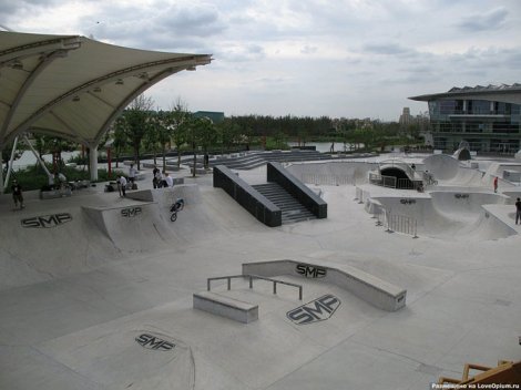 Самые интересные аттракционы в мире (42 фото + видео)