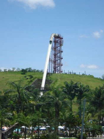 Самые интересные аттракционы в мире (42 фото + видео)