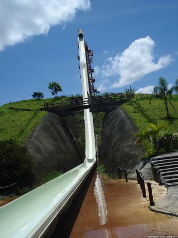 Самые интересные аттракционы в мире (42 фото + видео)