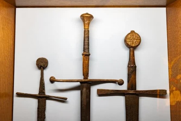 Сколько весили доспехи рыцаря: интересные факты об атрибутах рыцарства в Средние века Сколько весили доспехи рыцаря: интересные факты об атрибутах рыцарства в Средние века