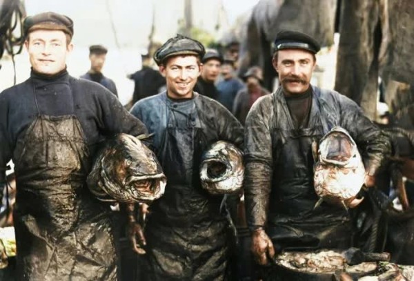 20 редких раскрашенных ретро-фото Европы XX века 20 редких раскрашенных ретро-фото Европы XX века