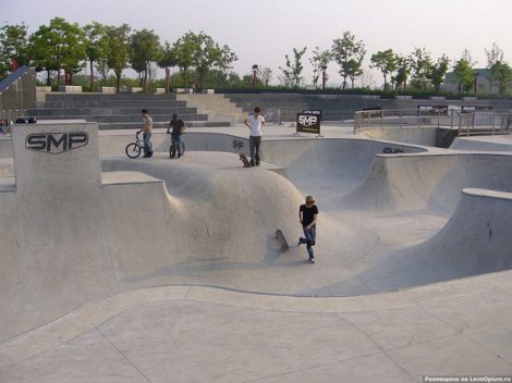 Самые интересные аттракционы в мире (42 фото + видео)