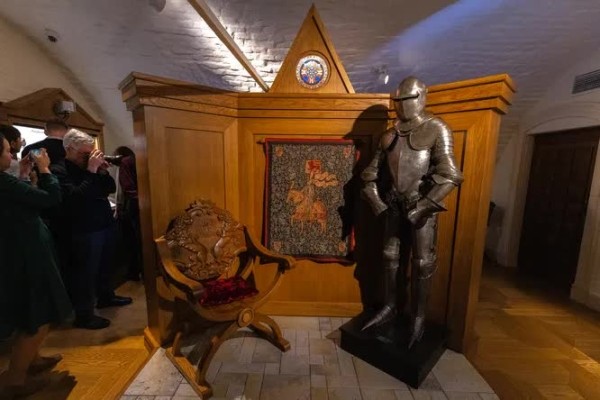 Сколько весили доспехи рыцаря: интересные факты об атрибутах рыцарства в Средние века Сколько весили доспехи рыцаря: интересные факты об атрибутах рыцарства в Средние века