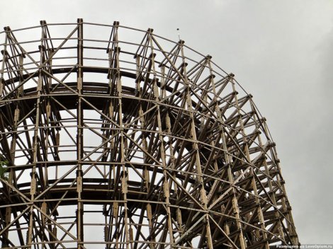 Самые интересные аттракционы в мире (42 фото + видео)