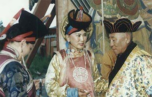 Как закончился род Чингисхана: Трагическая история последней королевы Монголии Как закончился род Чингисхана: Трагическая история последней королевы Монголии