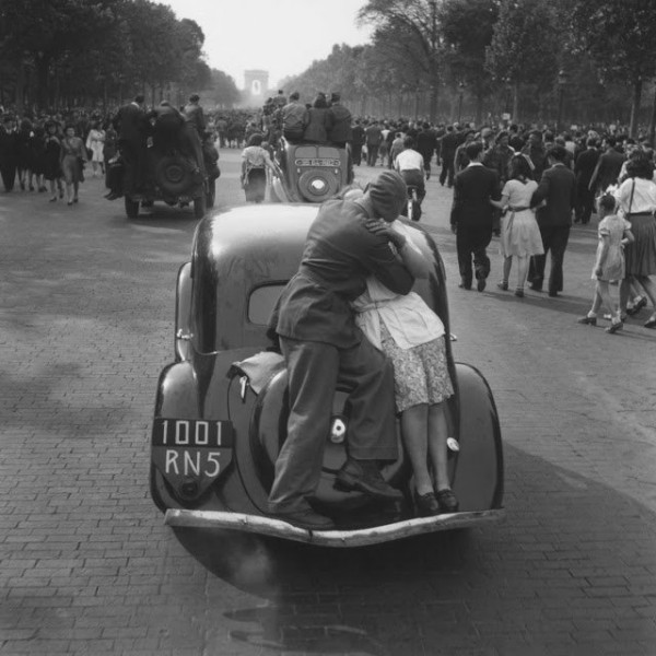 serdce-francii-30-potrjasajushhih-fotografij-parizha-1930-1940-h-godov-93d19b8