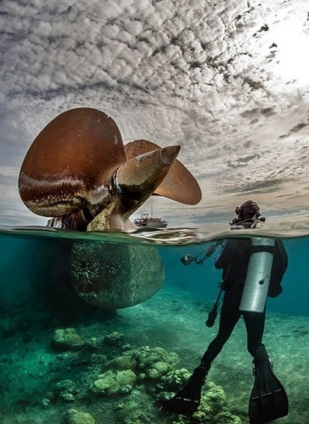 15 жутковатых фото подводных и наводных объектов, которые показывают, как может пугать большая вода 15 жутковатых фото подводных и наводных объектов, которые показывают, как может пугать большая вода