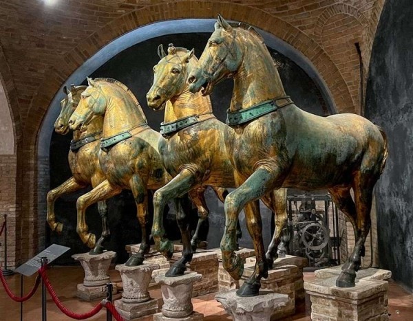 Живая история в деталях: 17 артефактов, говорящих о гении мастеров прошлого Живая история в деталях: 17 артефактов, говорящих о гении мастеров прошлого