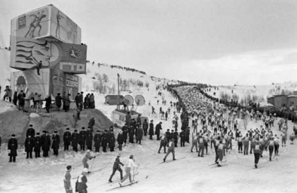 Легендарные соревнования, на которые приезжали даже с фронта (8 фото) Легендарные соревнования, на которые приезжали даже с фронта (8 фото)