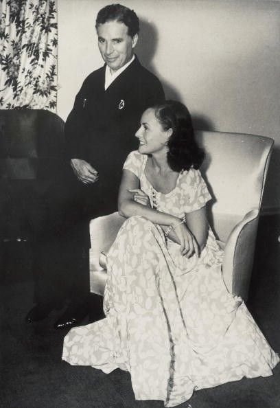 Архивные фотографии Чарли Чапина (8 фото) Архивные фотографии Чарли Чапина (8 фото)