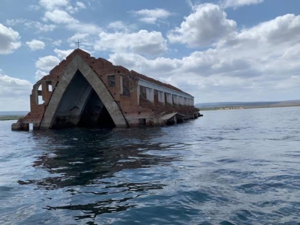 15 жутковатых фото подводных и наводных объектов, которые показывают, как может пугать большая вода 15 жутковатых фото подводных и наводных объектов, которые показывают, как может пугать большая вода