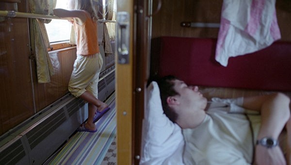 Как вести себя в поезде, чтобы не бесить окружающих Как вести себя в поезде, чтобы не бесить окружающих