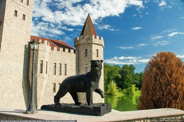 Шато-Эркен: как в России появился замок посреди озера